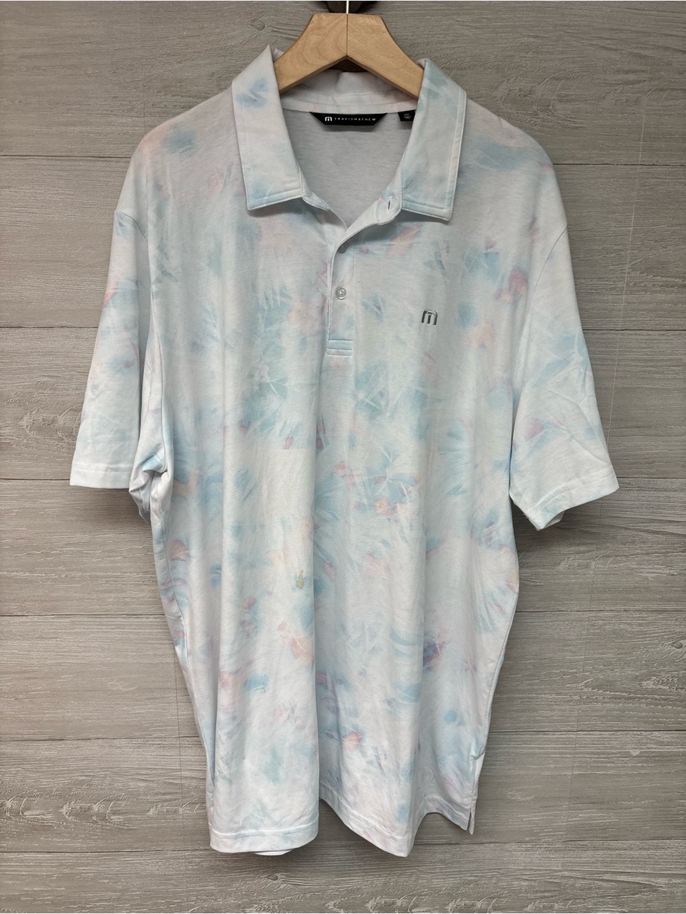 * | Travis Mathew | polo. Size XXL.
